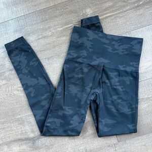 SPANX Look At Me Now Leggings - Black Camo - Small